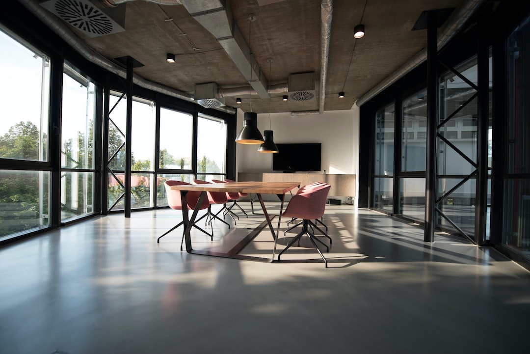 Przemysłowe przestrzenie biurowe: Nowy trend w wynajmie biur
