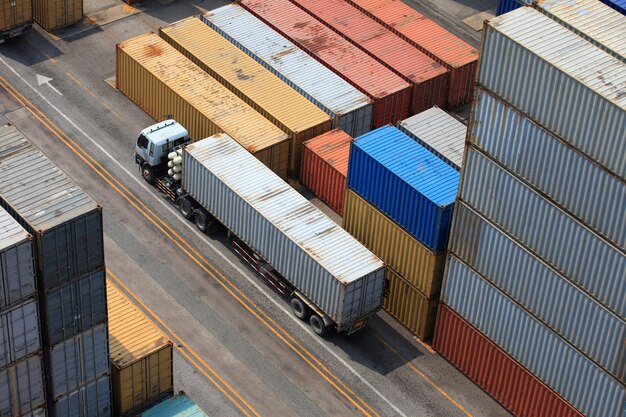 Jak nowoczesne kontenery mogą zrewolucjonizować twój biznes handlowy?